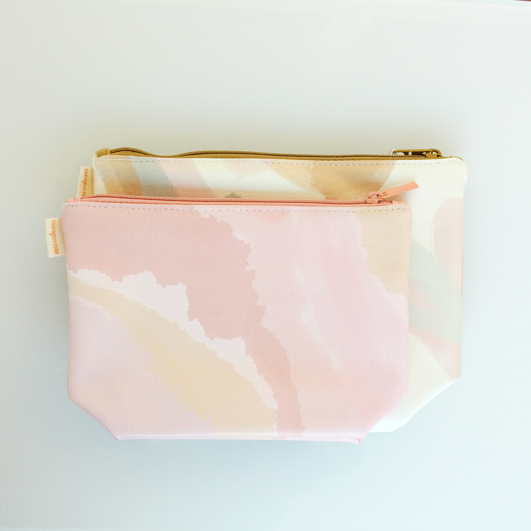 Medium Flat Pouch Leather Pink